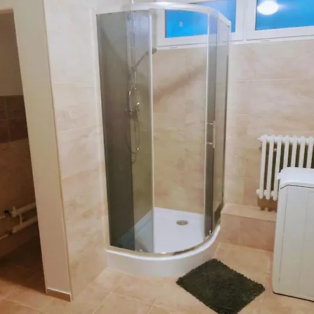 Lev I Sova Apartmanhotel 3*